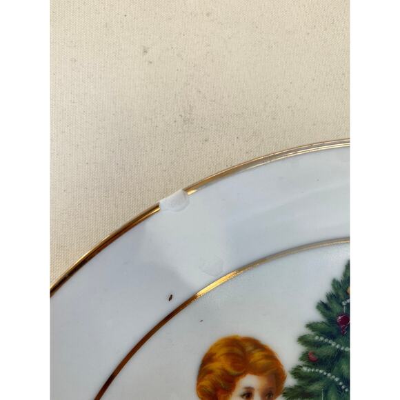 Set of 2 Vintage decorative Avon Christmas plates, 1981, 1982 - Picture 7 of 8